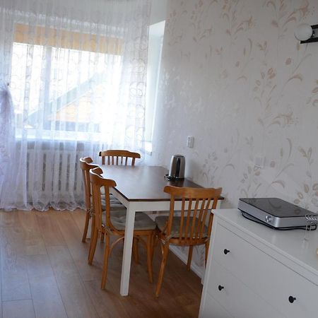 Hotel Nameliu Ir 2-4 Vietu Kambariu Nuoma Sventojoje, Zuvedru G à Šventoji Extérieur photo