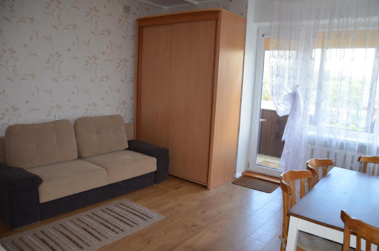 Hotel Nameliu Ir 2-4 Vietu Kambariu Nuoma Sventojoje, Zuvedru G à Šventoji Extérieur photo